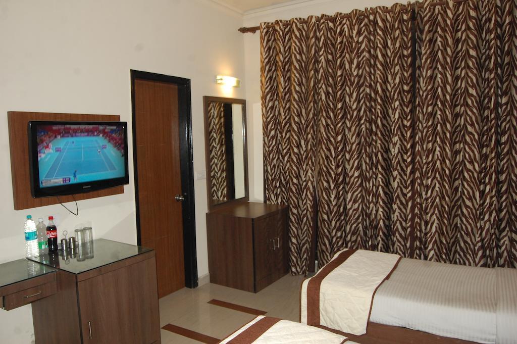 Hotel Allure Gurgaon Exteriör bild